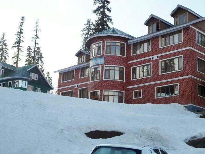 Fluorescence Hotel And Restaurant Gulmarg Esterno foto